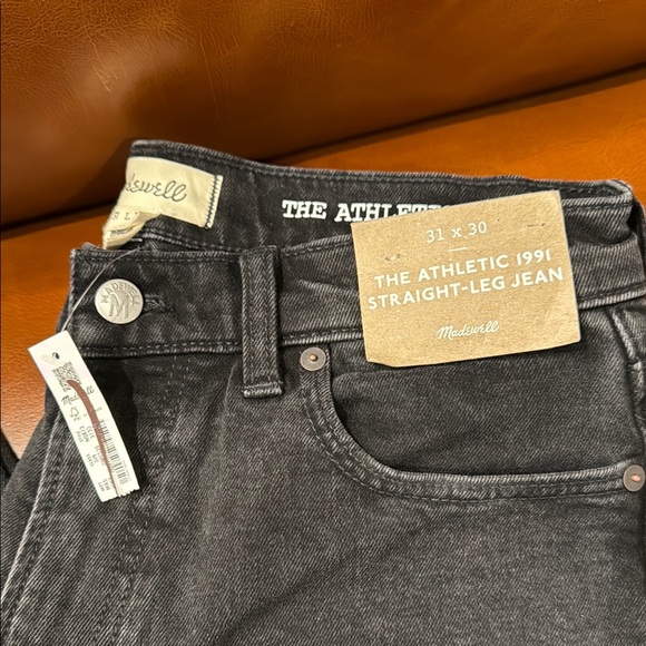 Madewell The Athletic 1991 Straight-Leg Jean - Picture 4 of 7